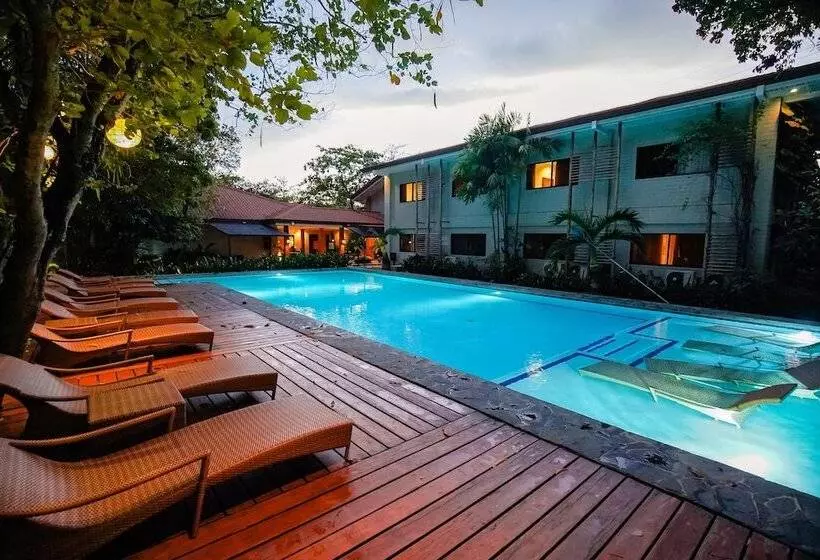 هتل Cebu White Sands Resort And Spa