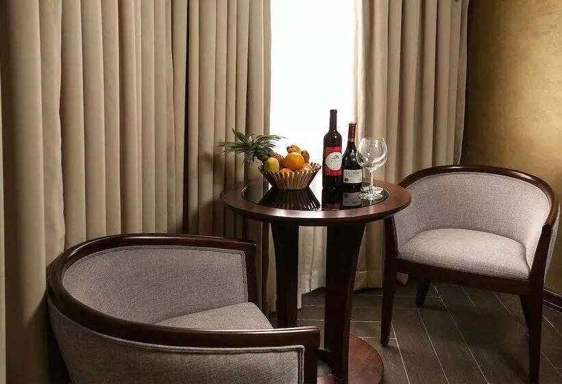 هتل Cebu White Sands Resort And Spa