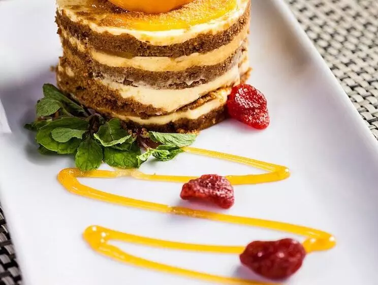 هتل Cebu White Sands Resort And Spa