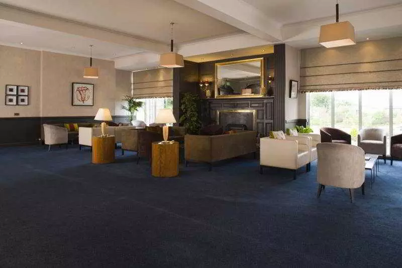 בית מלון כפרי DoubleTree by Hilton Aberdeen Treetops