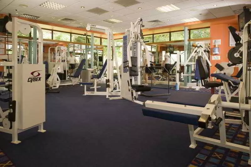 בית מלון כפרי DoubleTree by Hilton Aberdeen Treetops