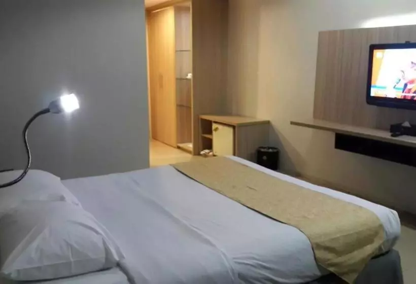 ホテル Prima Cirebon