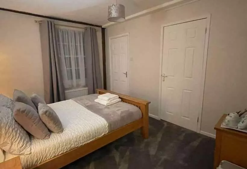 ホテル Queens Head Inn