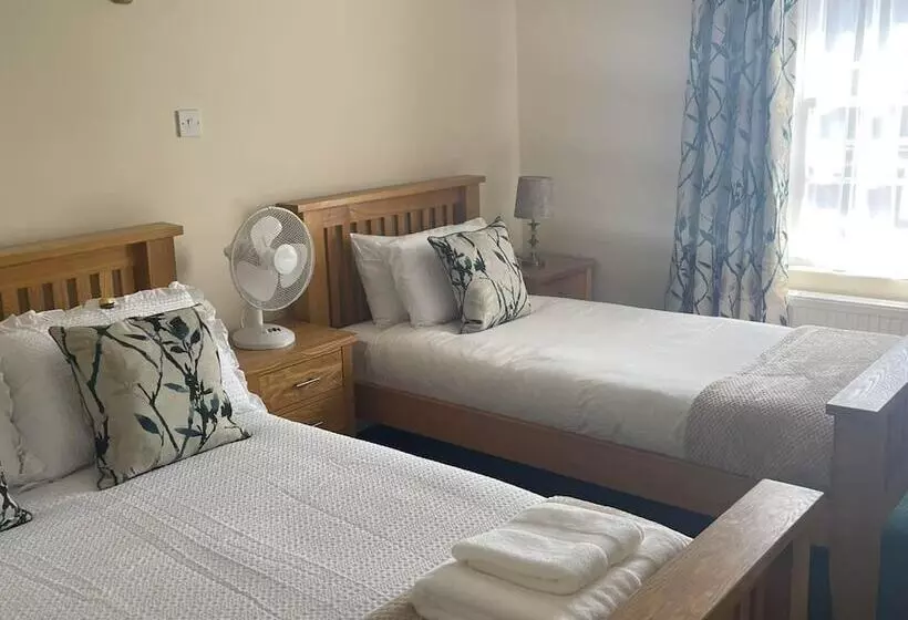 ホテル Queens Head Inn