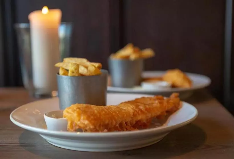 Отель The Devonport