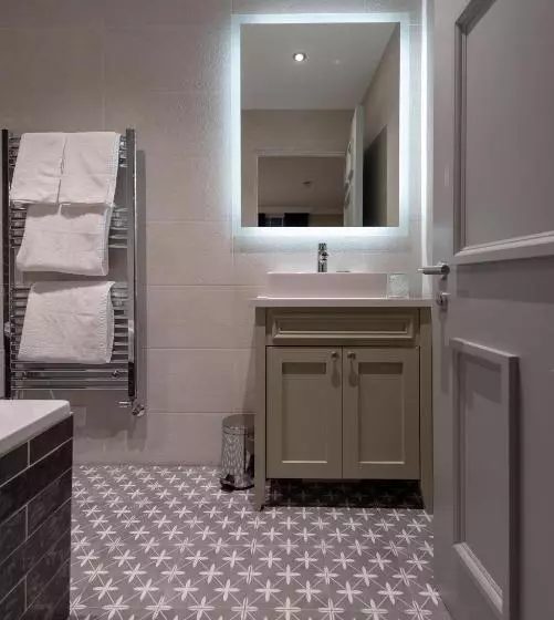 Отель The Devonport