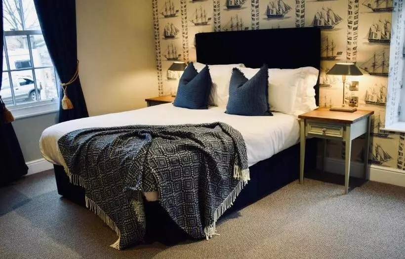 Отель The Devonport