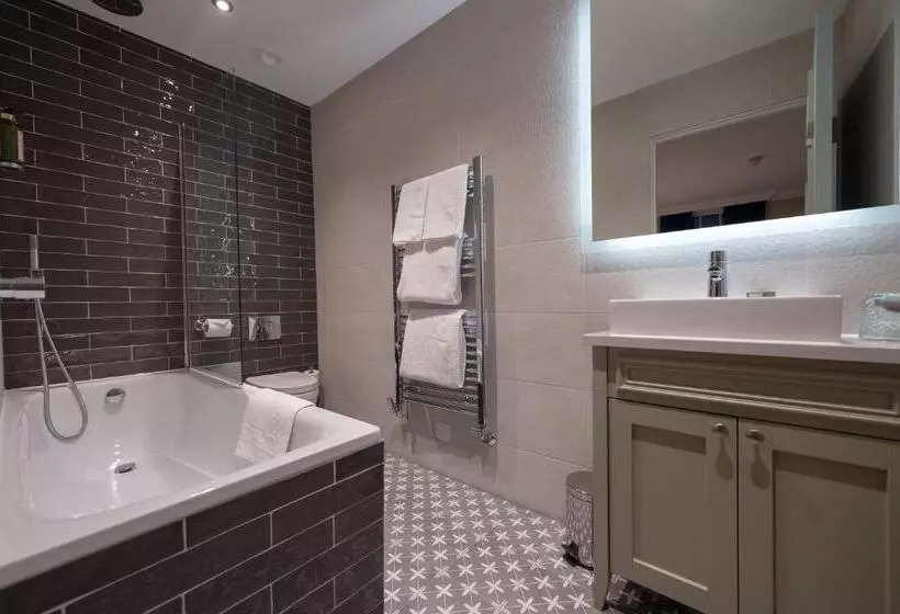 Отель The Devonport