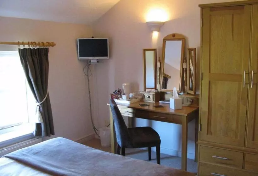 Отель The Plough Inn