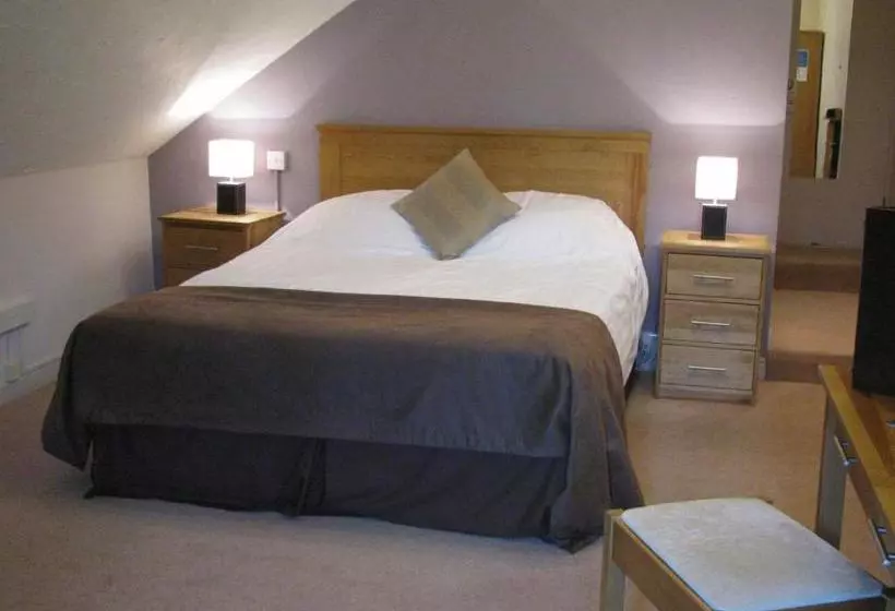 Отель The Plough Inn