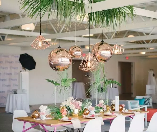 Отель The Saguaro Palm Springs