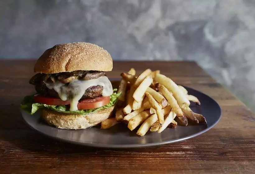 Отель The Saguaro Palm Springs