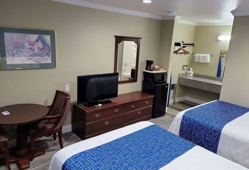فندق Travelodge By Wyndham Clearlake