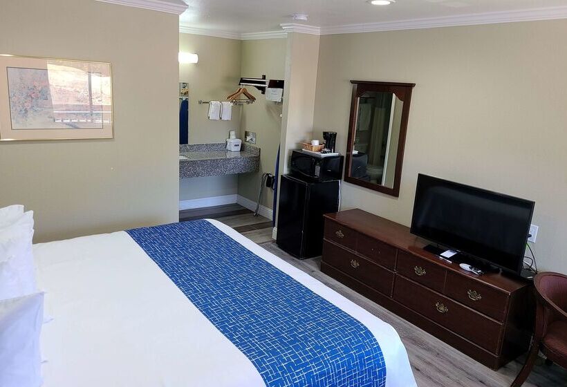 فندق Travelodge By Wyndham Clearlake