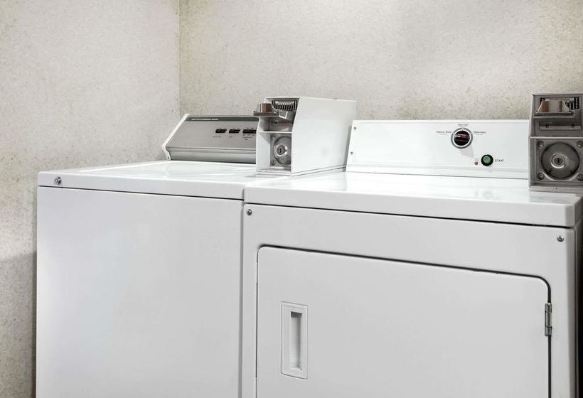 בית מלון כפרי Travelodge By Wyndham Pelham Birmingham