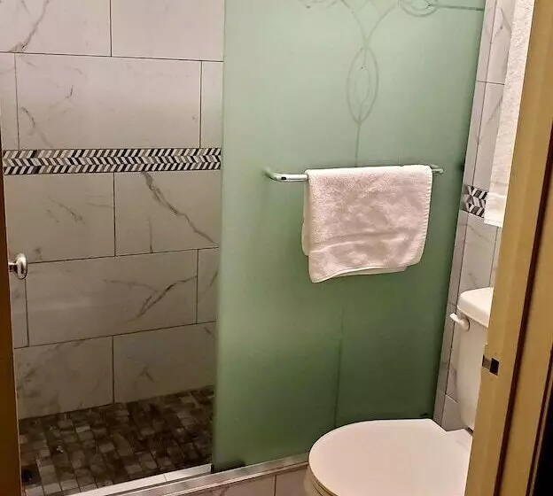 酒店 Triplodge Of Santa Clarita