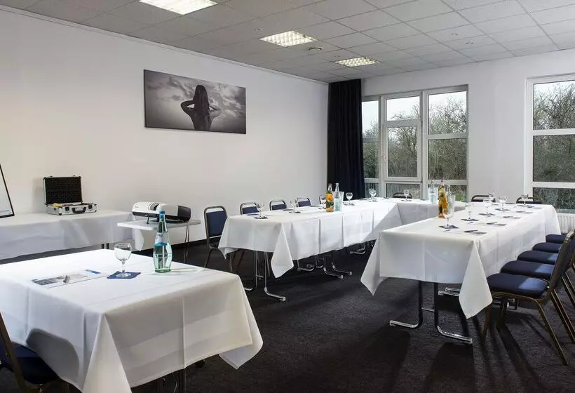 Отель Good Morning + Bad Oldesloe