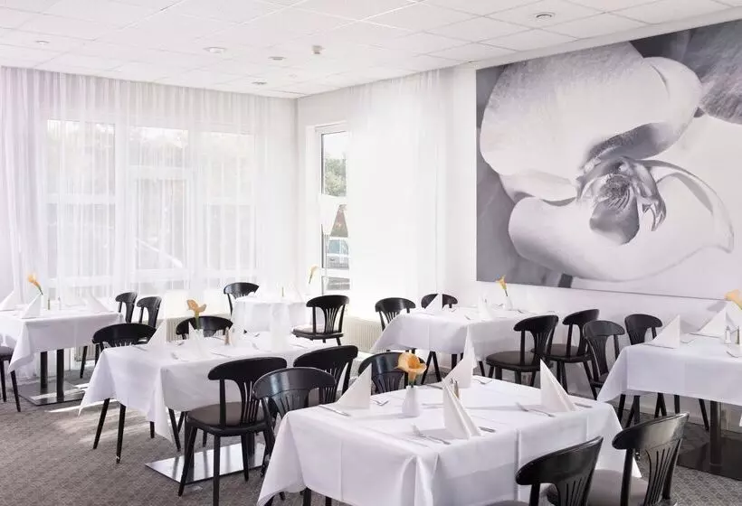 Отель Good Morning + Bad Oldesloe