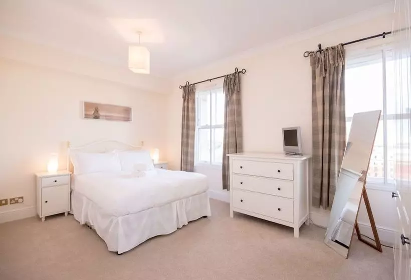 Town Or Country  Imperial Apartments