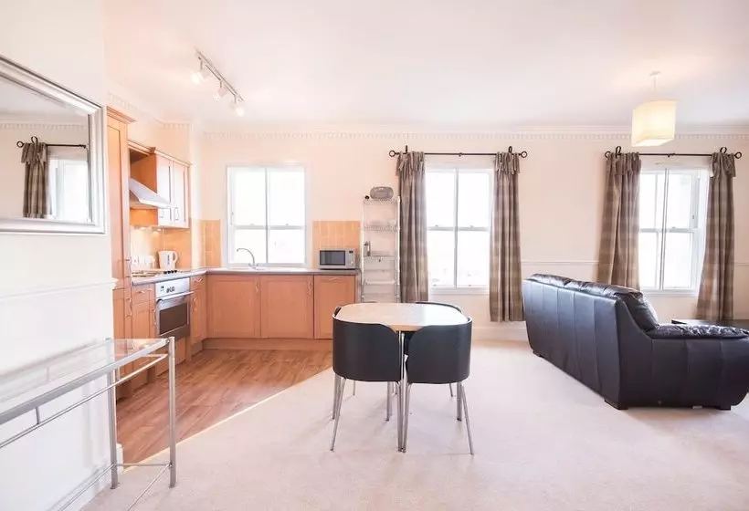 Town Or Country  Imperial Apartments