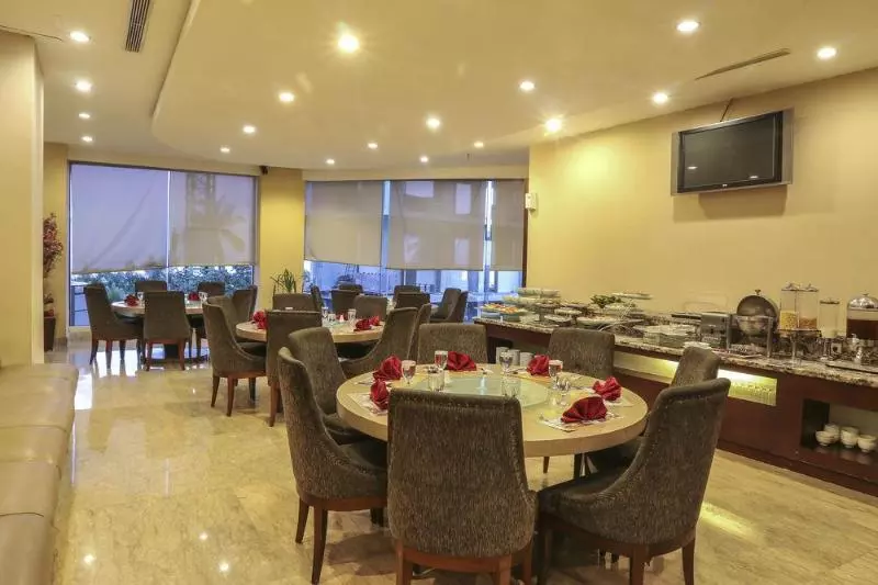 Almadera Hotel Makassar