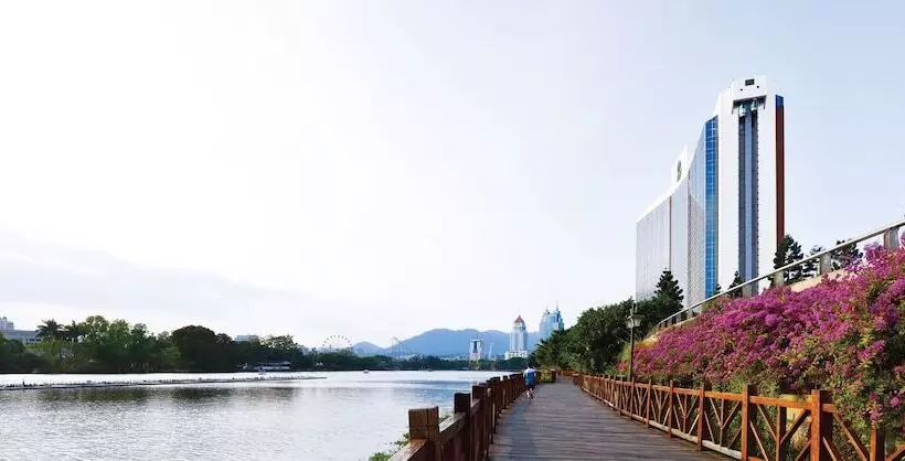 ホテル Fuzhou Lakeside