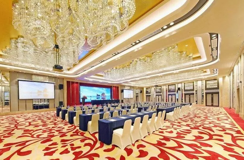 ホテル Fuzhou Lakeside