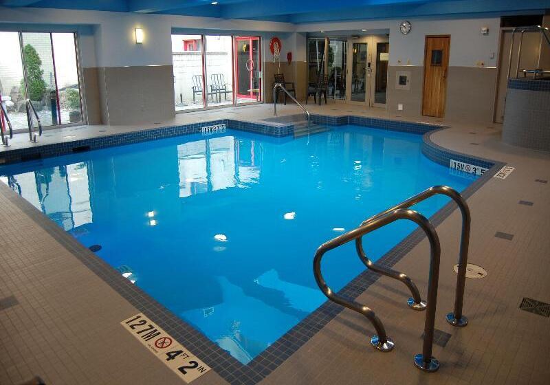 هتل Holiday Inn Montreal Centre Ville Downtown, An Ihg