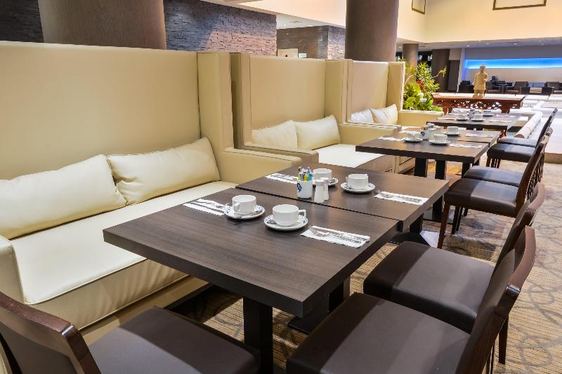 هتل Holiday Inn Montreal Centre Ville Downtown, An Ihg