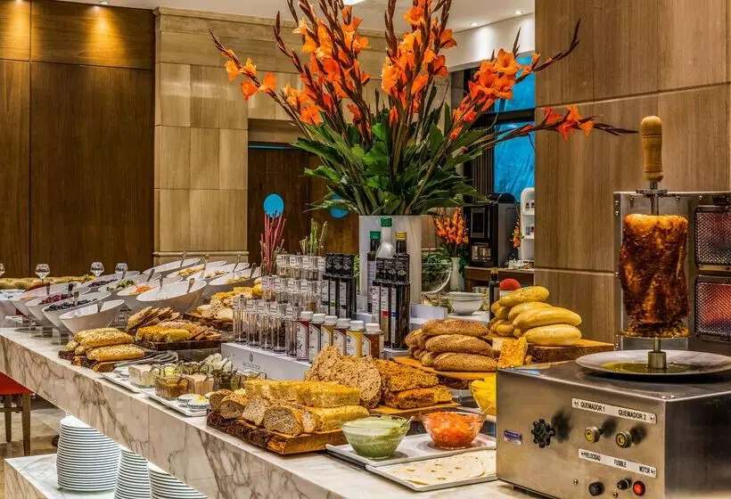 ホテル NH Collection Bogotá Royal Teleport