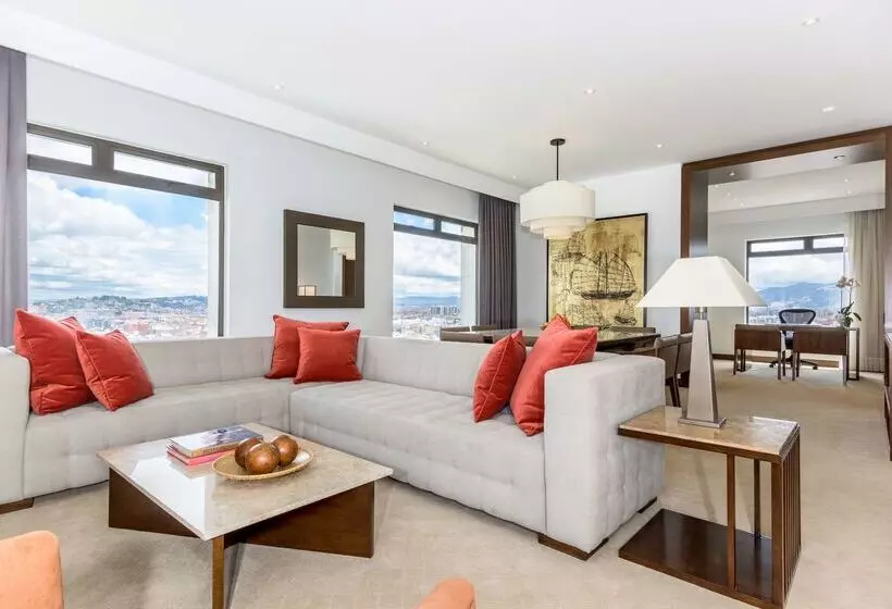 ホテル NH Collection Bogotá Royal Teleport