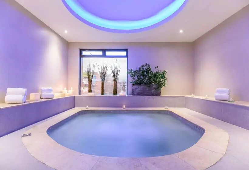 ホテル NH Collection Bogotá Royal Teleport