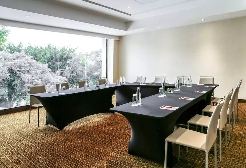 ホテル NH Collection Bogotá Royal Teleport