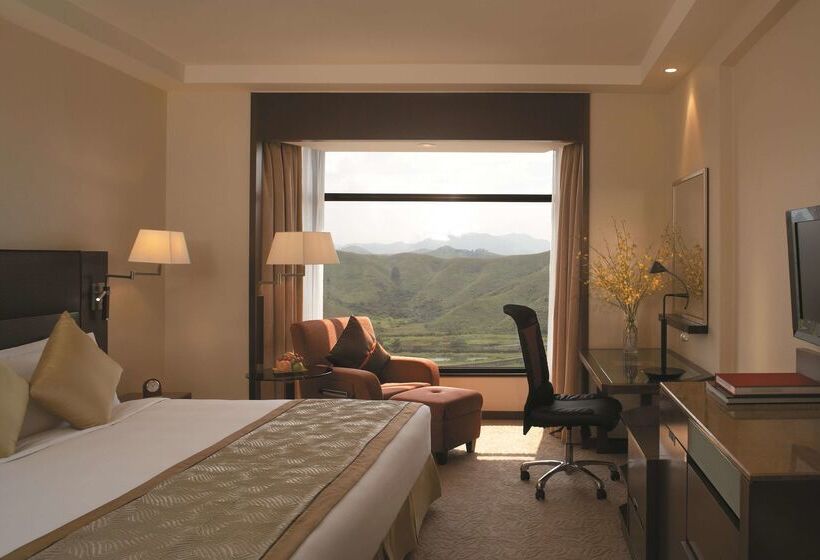 酒店 Shangri La Shenzhen   Nearby Luohu Border, Outdoor Swimming Pool