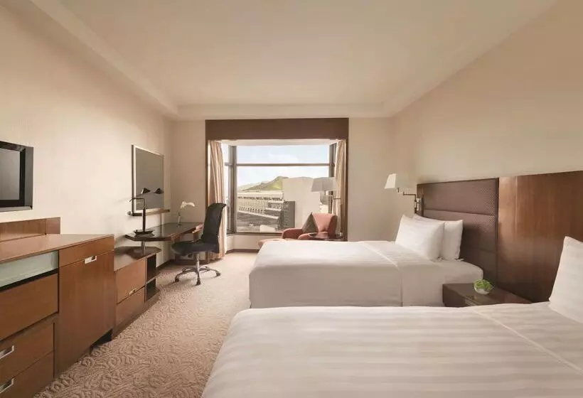 호텔 Shangri La Shenzhen   Nearby Luohu Border, Outdoor Swimming Pool