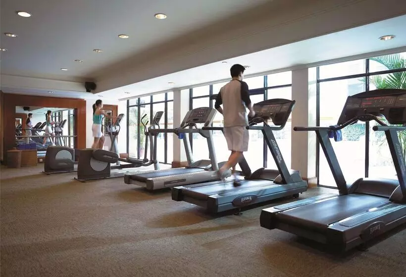 호텔 Shangri La Shenzhen   Nearby Luohu Border, Outdoor Swimming Pool