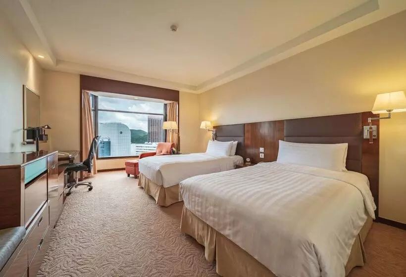 호텔 Shangri La Shenzhen   Nearby Luohu Border, Outdoor Swimming Pool