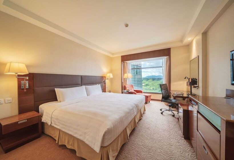 酒店 Shangri La Shenzhen   Nearby Luohu Border, Outdoor Swimming Pool