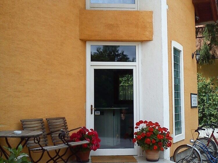 Nr 100 Szentendre Hotel Panzio Szolgáltatások