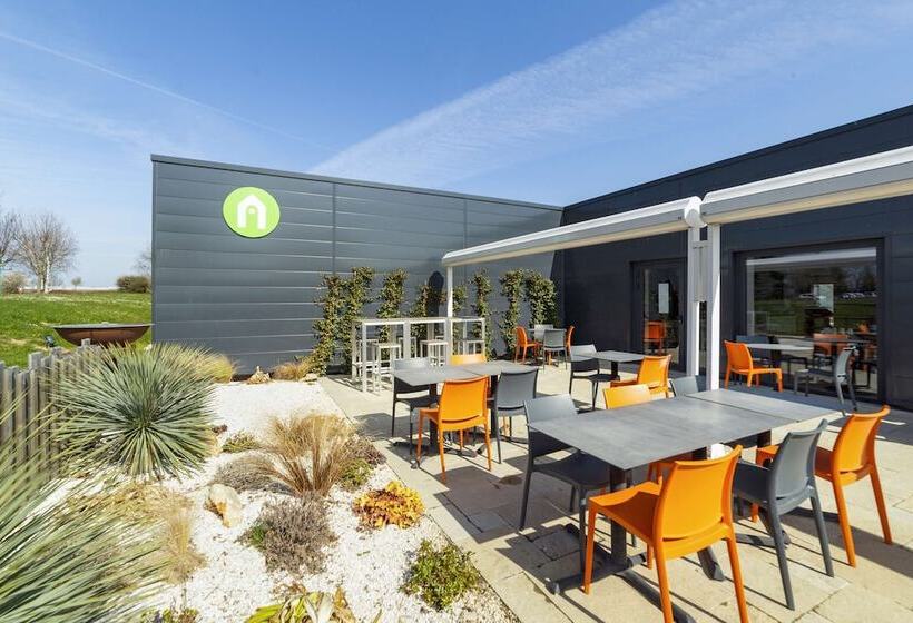 בית מלון כפרי Campanile Chartres