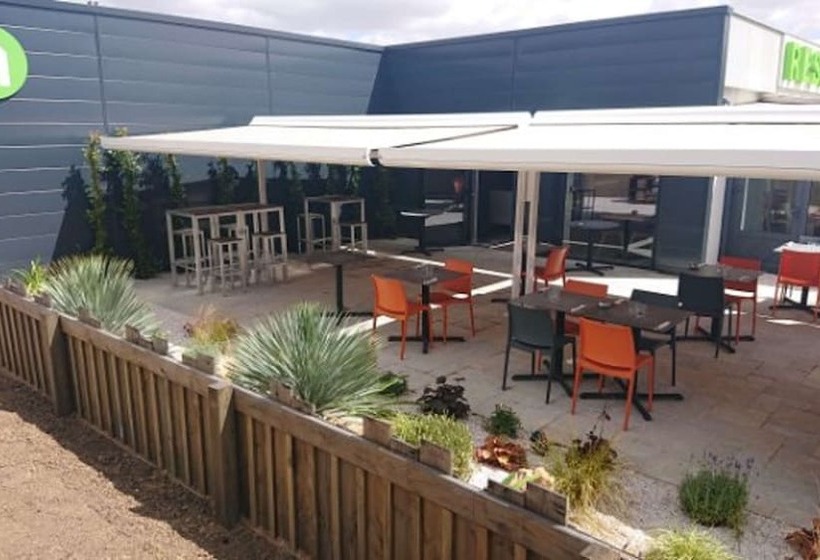 בית מלון כפרי Campanile Chartres