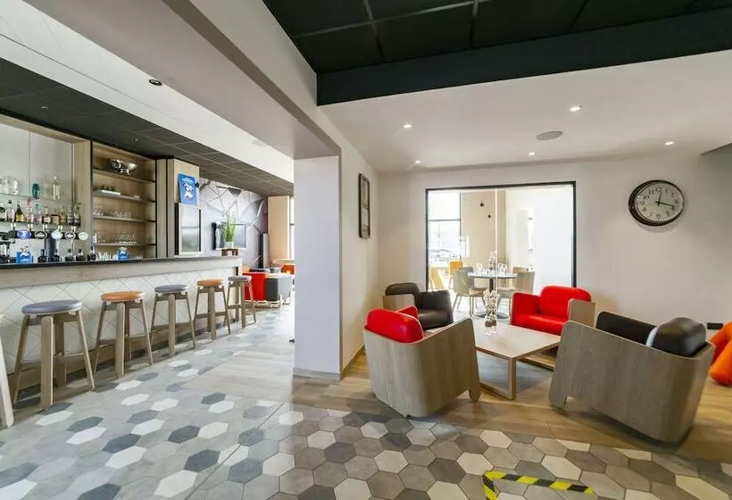 هتل Campanile Chartres