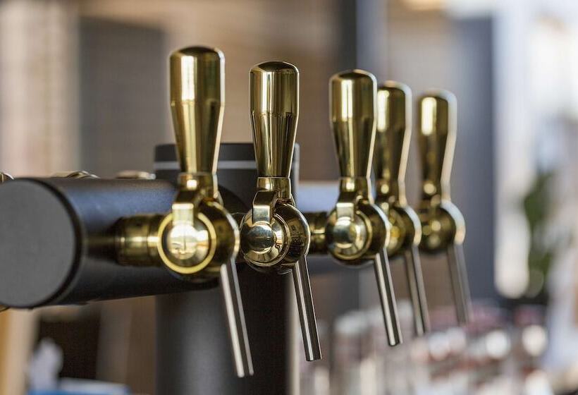 בית מלון כפרי Campanile Chartres