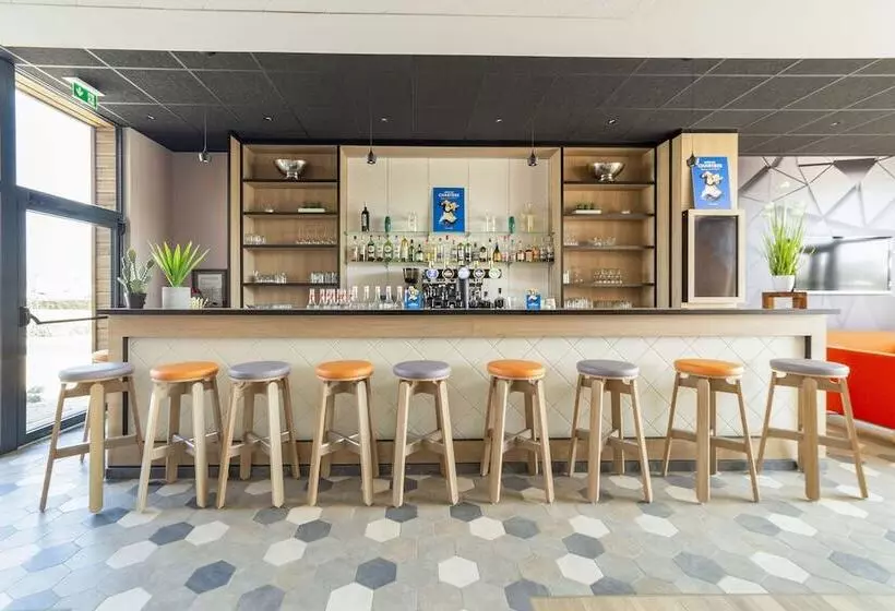 هتل Campanile Chartres