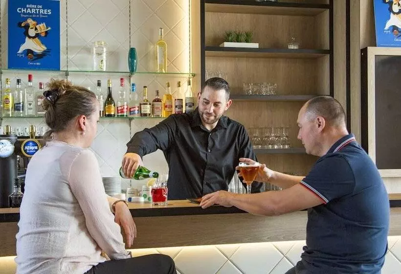 هتل Campanile Chartres