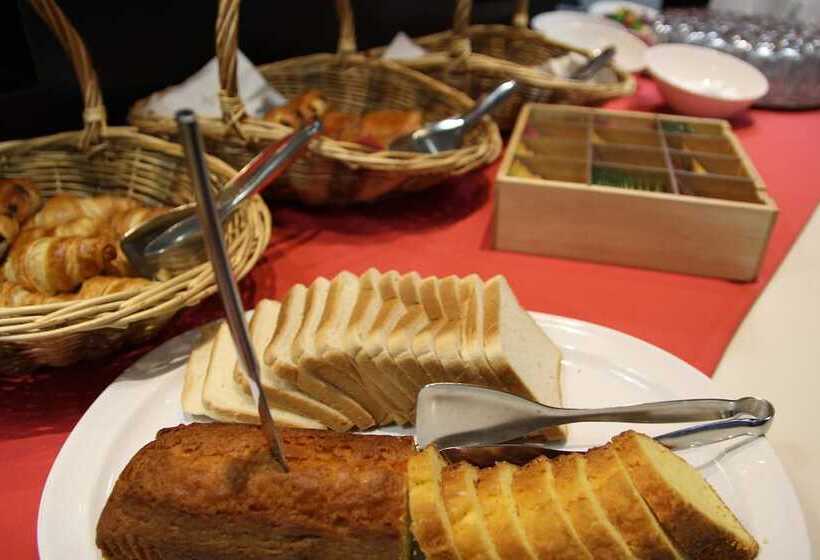 בית מלון כפרי Campanile Chartres