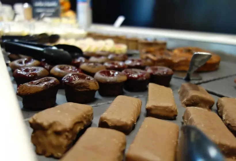 هتل Campanile Chartres