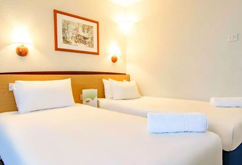 בית מלון כפרי Campanile Manchester