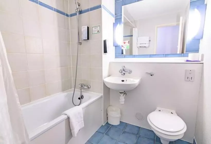 בית מלון כפרי Campanile Manchester