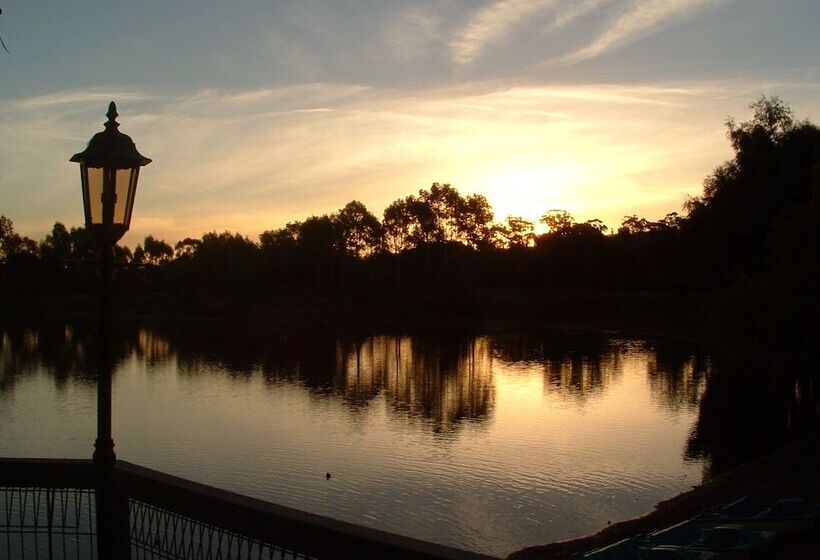 Hotel Clare Country Club